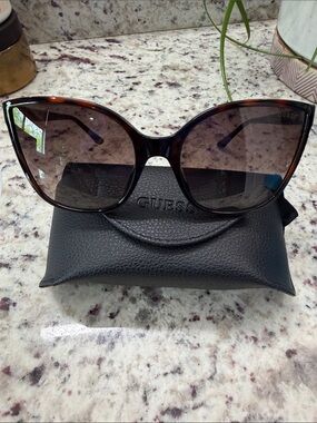 GUESS Women's Tortoiseshell Cat-Eye Sunglasses - Brown Gradient Lenses